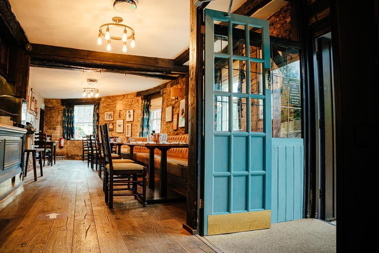 The Castle Inn Castle Combe Exterior photo